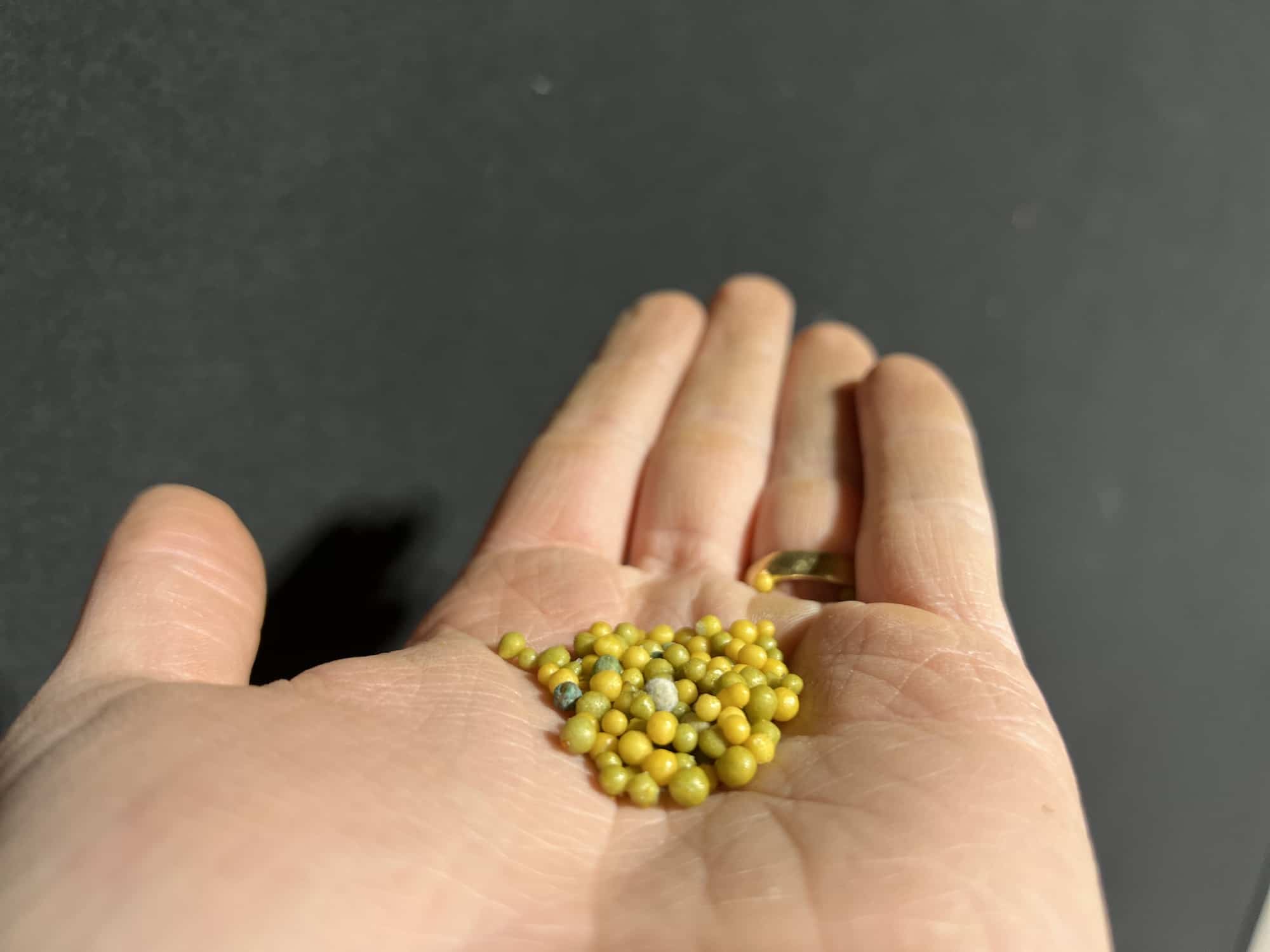 Solid synthetic bonsai fertilizer